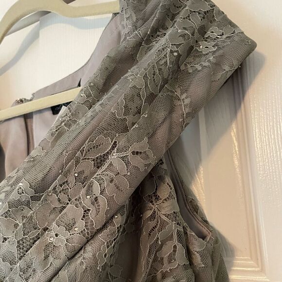 La Femme Platinum Colored Gown Size 16 - Picture 9 of 14